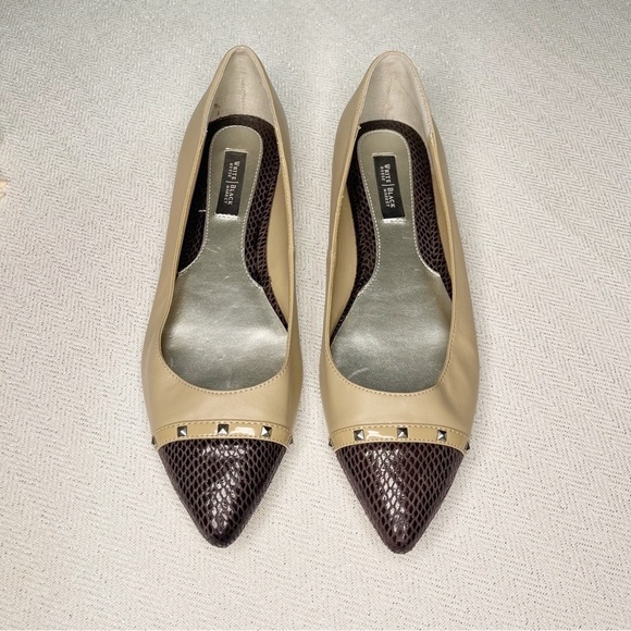 White House Black Market Tan Snakeskin Leather Pointy Toe Flats Shoes 8.5 - Picture 2 of 10